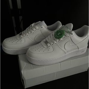 Nike Air Force one size 7 mens us size 8.5 women’s us
